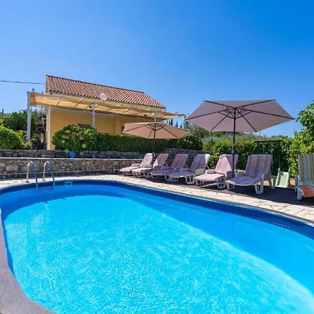 Three Bedroom With Pool