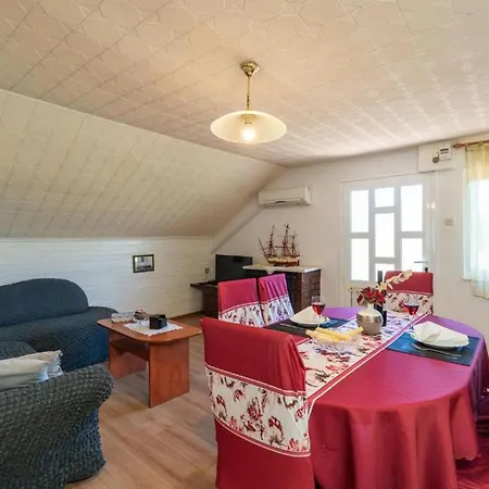 Three Bedroom With Pool 度假居