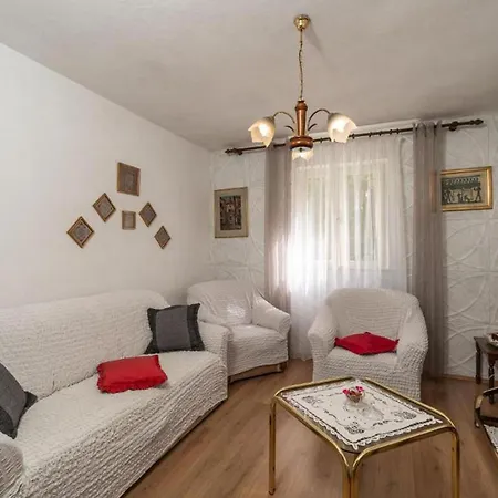 Three Bedroom With Pool * Molunat